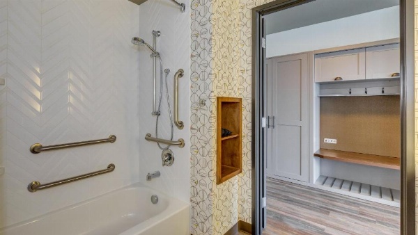 假日酒店及套房贝灵汉由IHG管理 image 71